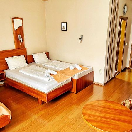Alkotmany Vendeghaz Hotel Sarvar Exterior photo