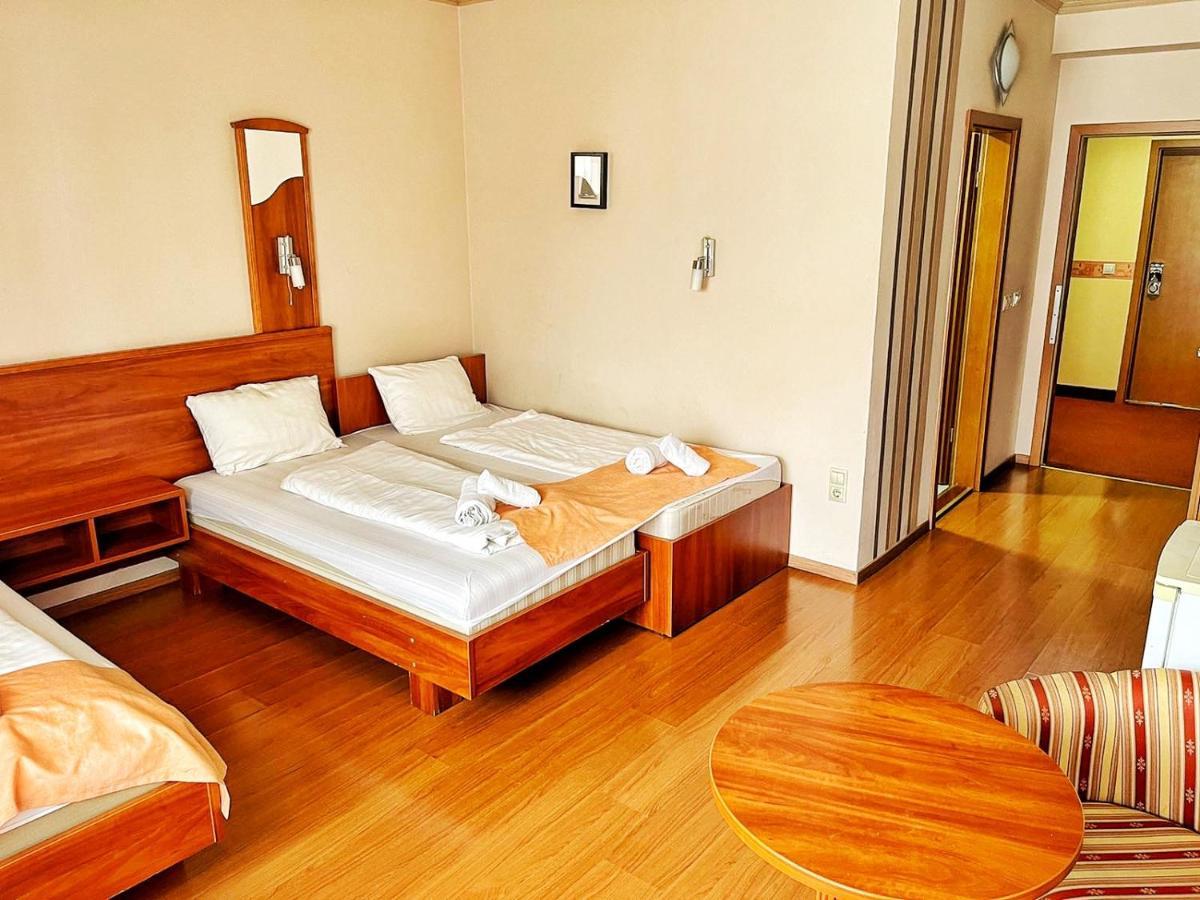 Alkotmany Vendeghaz Hotel Sarvar Exterior photo