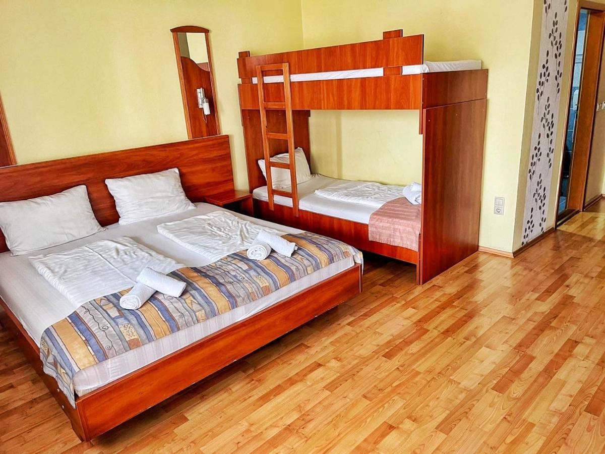 Alkotmany Vendeghaz Hotel Sarvar Exterior photo