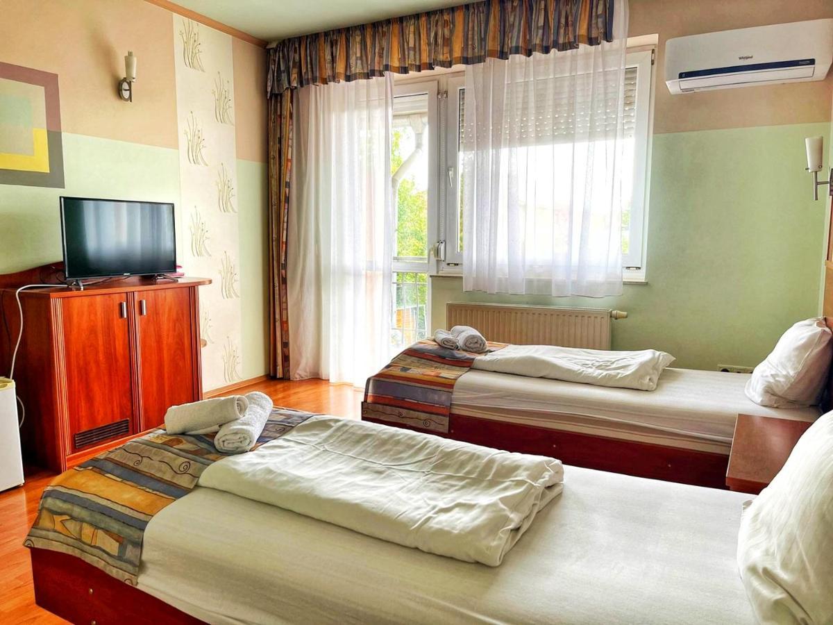 Alkotmany Vendeghaz Hotel Sarvar Exterior photo